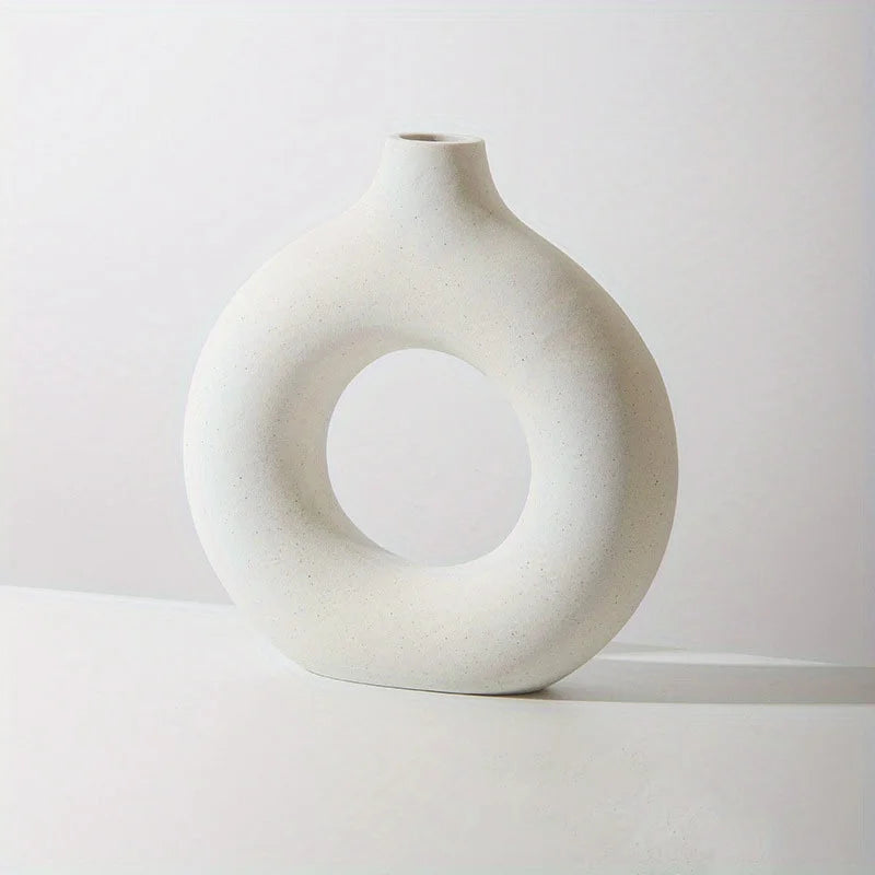 Nowoczesny ceramiczny wazon pierścień boho – biało-beżowy wystrój