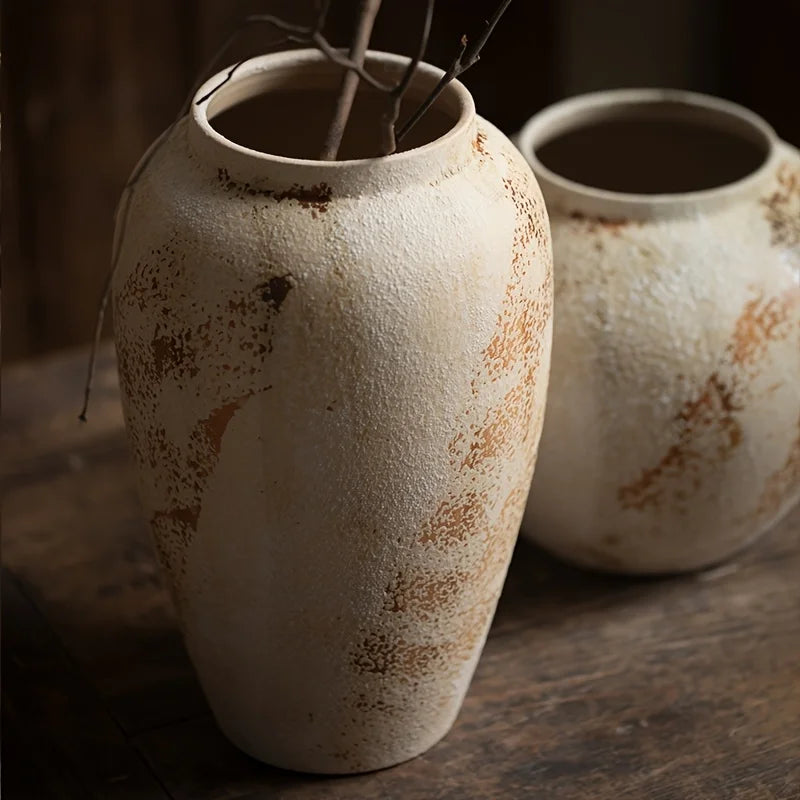 Elegancka retro ceramiczna doniczka w białe kropki – wystrój domu i biura
