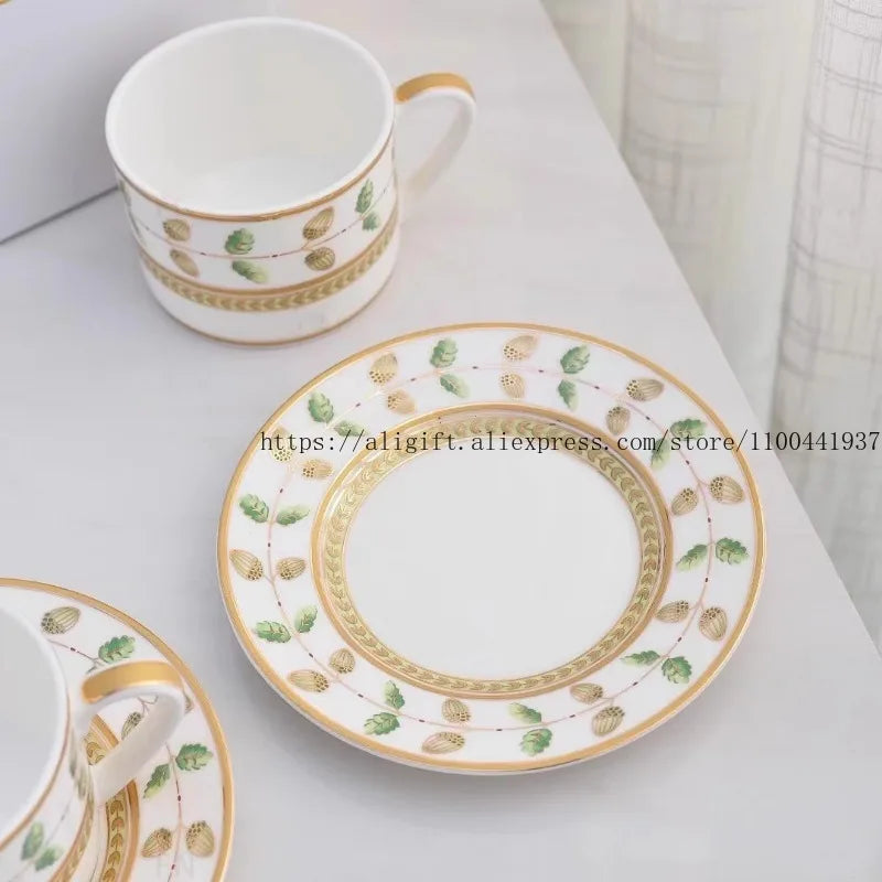 Klasyczny zestaw filiżanek do kawy i herbaty z porcelany kostnej | wysoka jakość