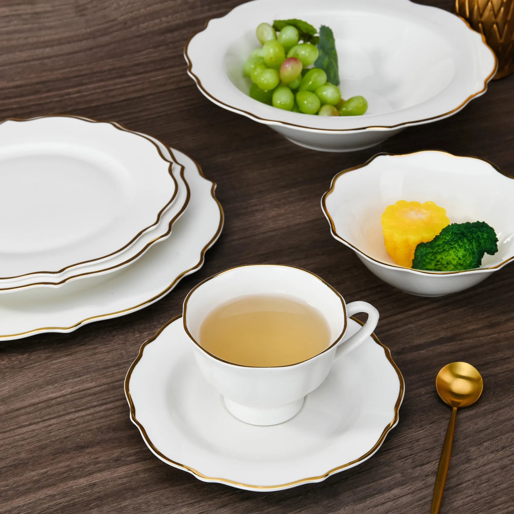 Vabena 62-Piece Bone China Luxury Dinnerware Set with Gold Rim - Elegant Dining