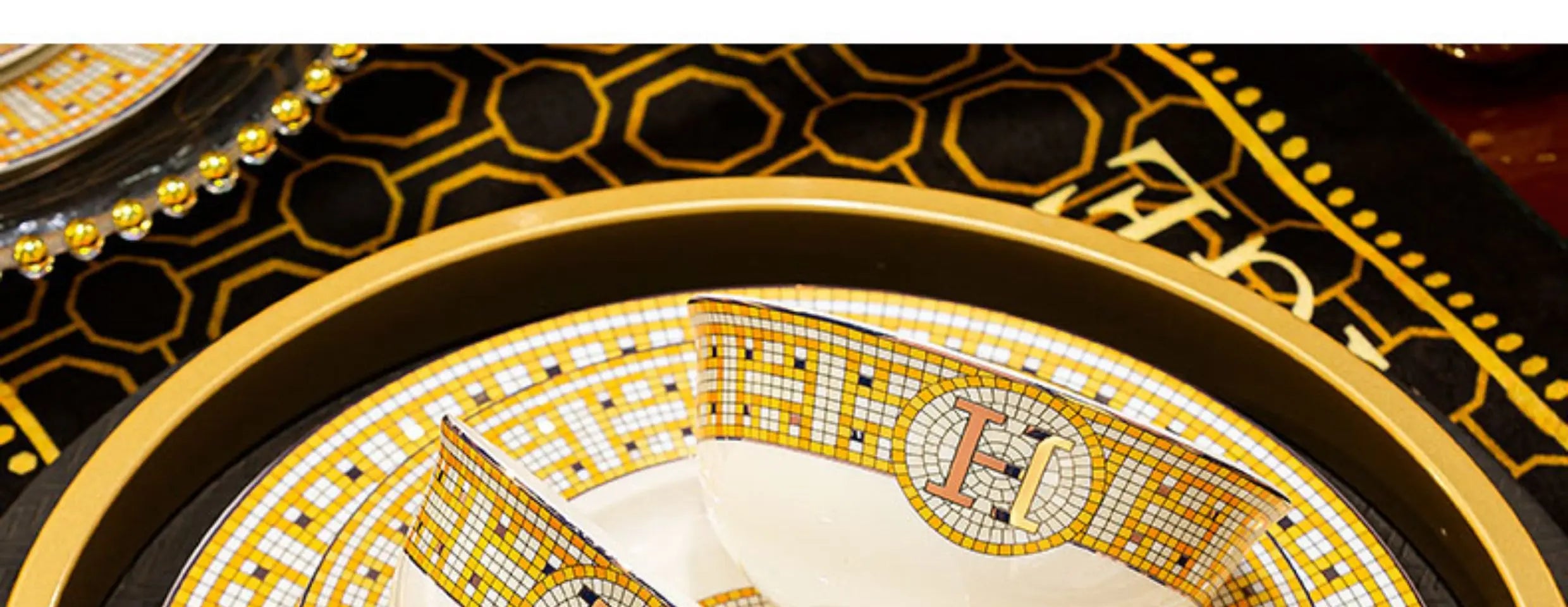 Vabena Luxury Bone China Dinnerware Set - Elegant Dining