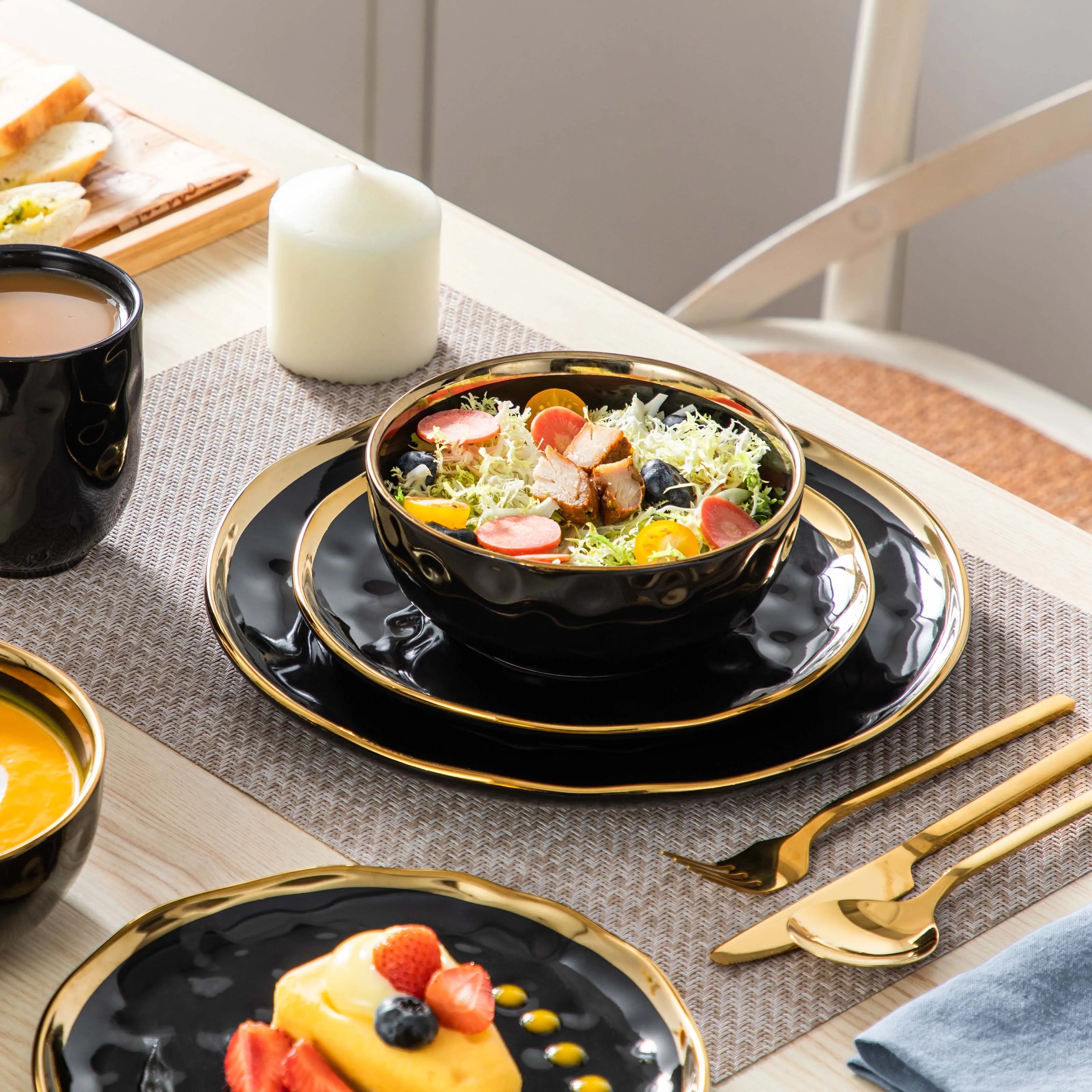 LOVECASA 16/32-Piece Black Porcelain & Gold Dinnerware Set