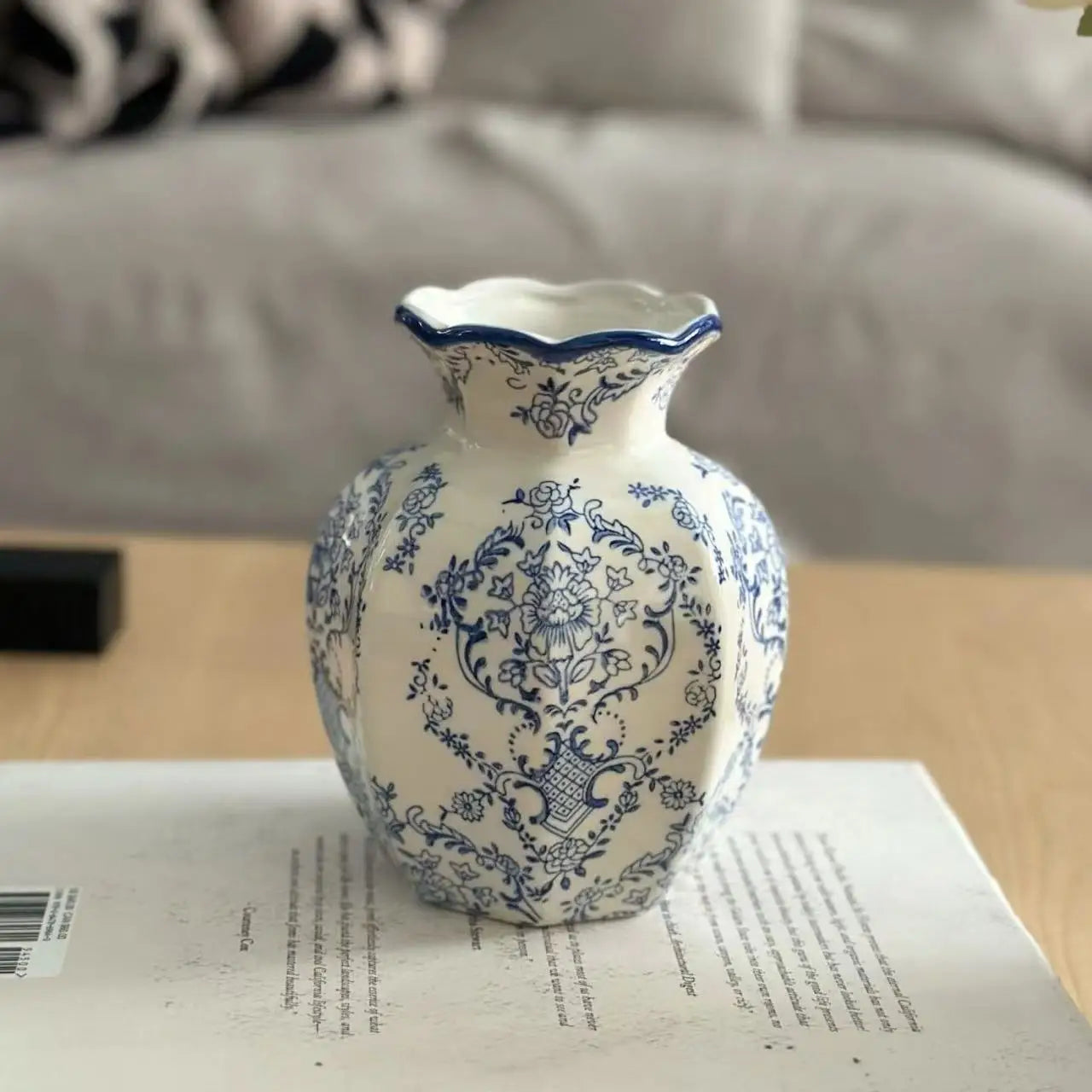 Hand-Painted Blue White Porcelain Vase - Elegant Home Decor
