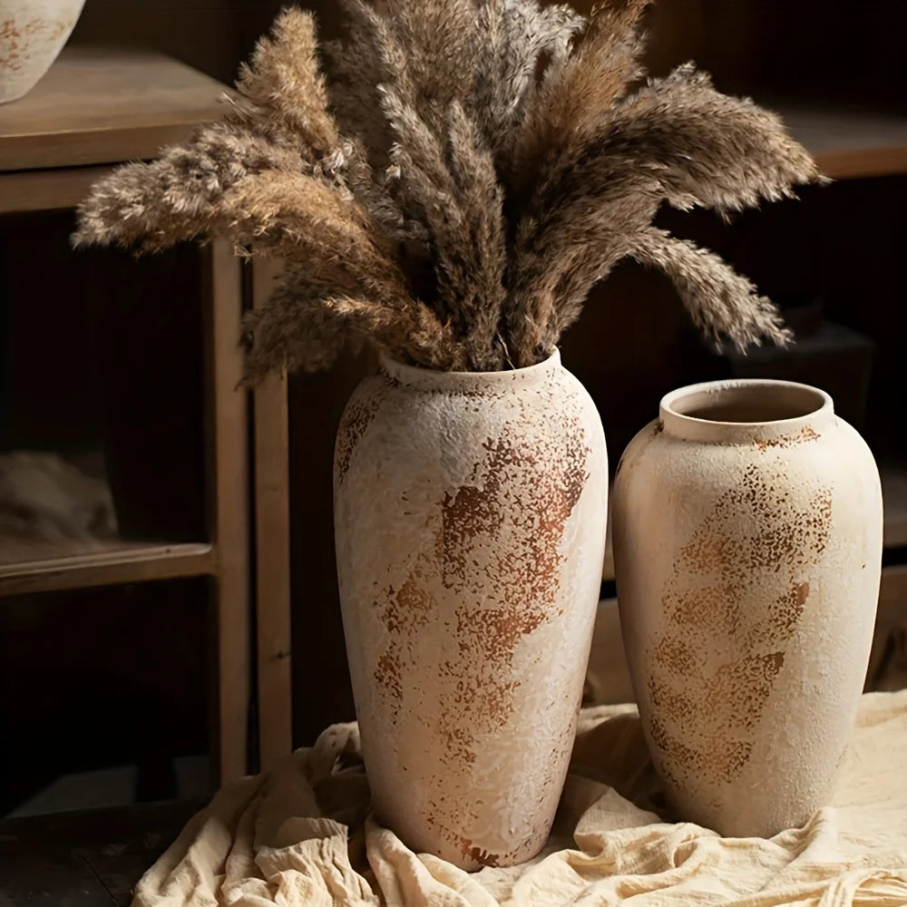 Elegancka retro ceramiczna doniczka w białe kropki – wystrój domu i biura