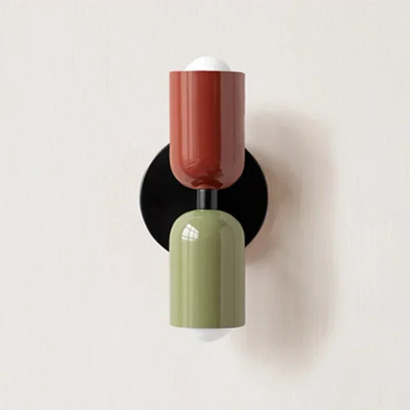 Kolorowa lampa ścienna macaron w stylu nordyckim do sypialni i pokoju dziecięcego