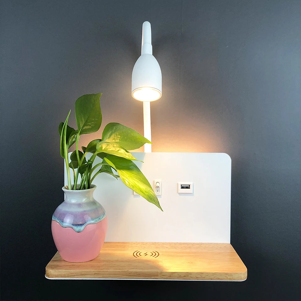 Nowoczesna lampa ścienna led 360° obrotowa z usb i ładowaniem bezprzewodowym do sypialni