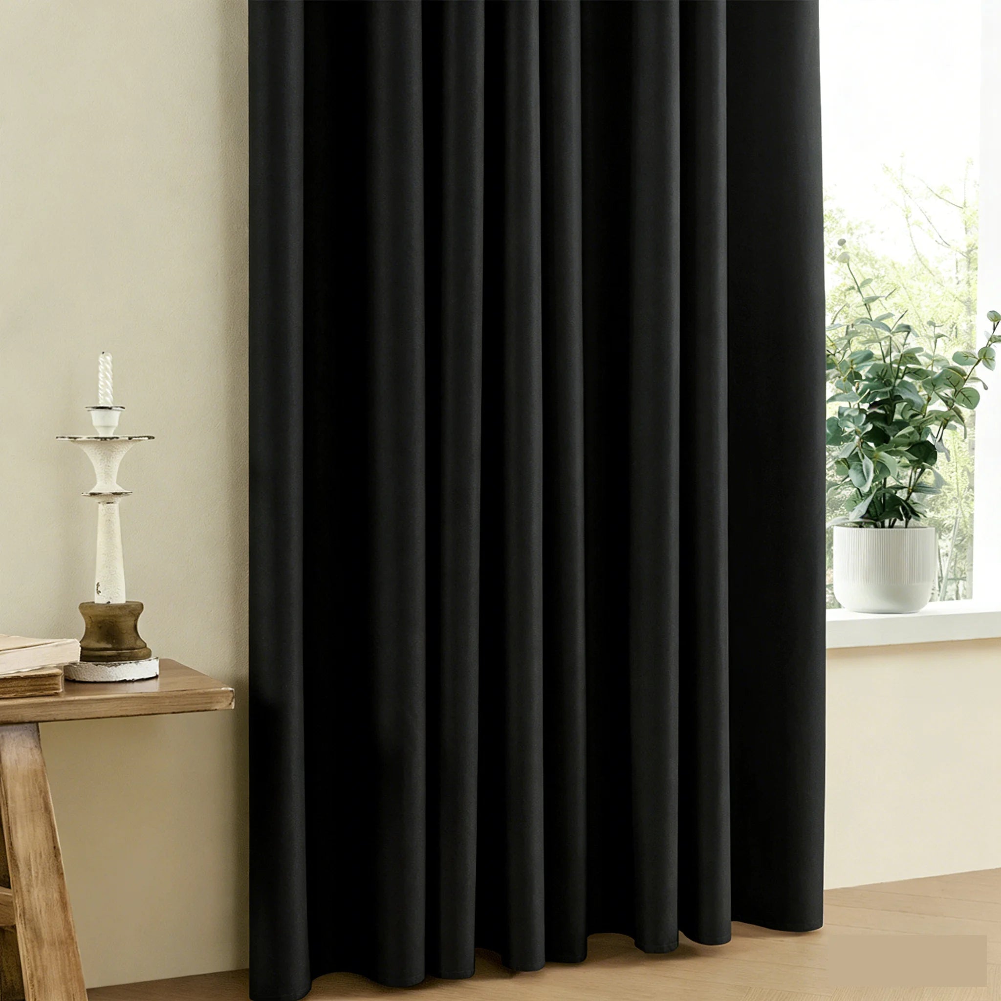 Nowoczesne zasłony zaciemniające - termiczne i wyciszające | komfort domu