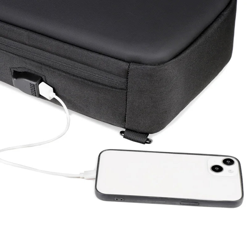 Męska torba antykradzieżowa na ramię z portem usb i zamkiem szyfrowym do pracy i podróży